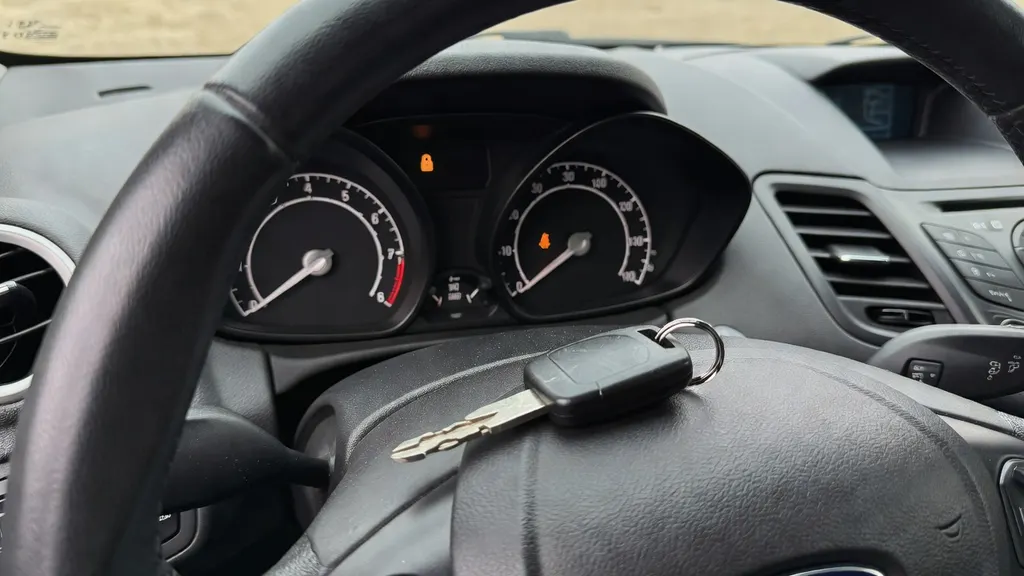 Ford Fiesta – kontrolki, symbole i podstawowe komunikaty